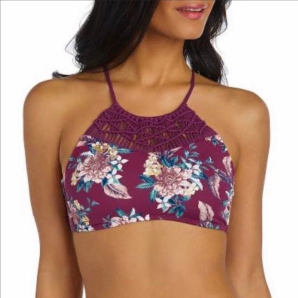 HOST PICK💕🎉❤️AmBrielle Curve Swimwear Bikini Top NWT